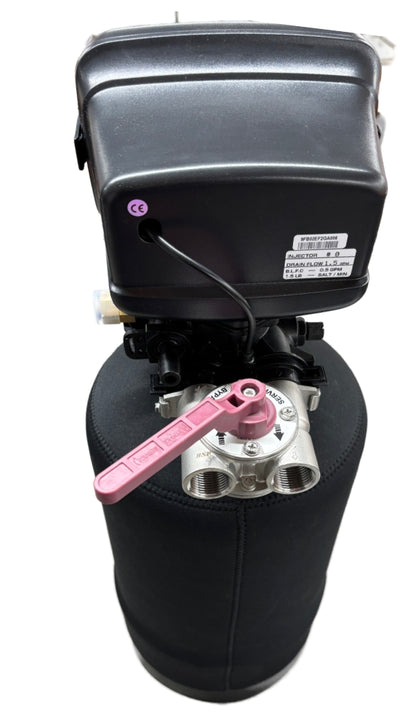 FlexFlow 10 waterontharder achteraanzicht – digitale besturingskop, aansluitingen en RVS bypass